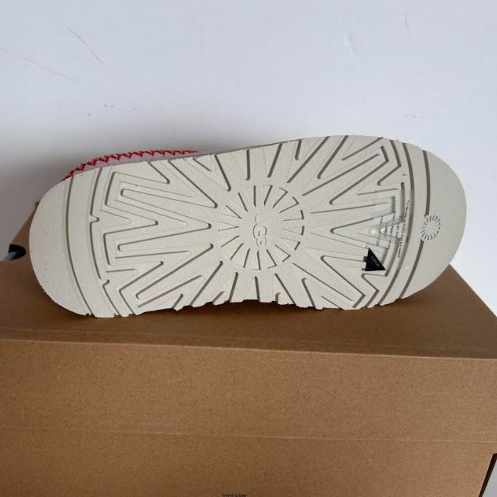 Ugg Tazz Love 26 Sea Salt/Rosetta Limited Edition Valentine’s Day 8 - Picture 14 of 16